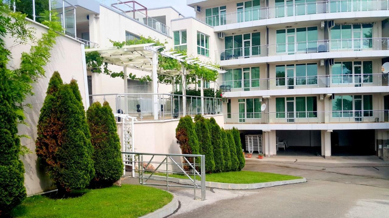 Silver Beach Delux Apartments Бяла Экстерьер фото